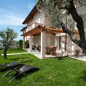 Alle Tre Rose Bed & Breakfast